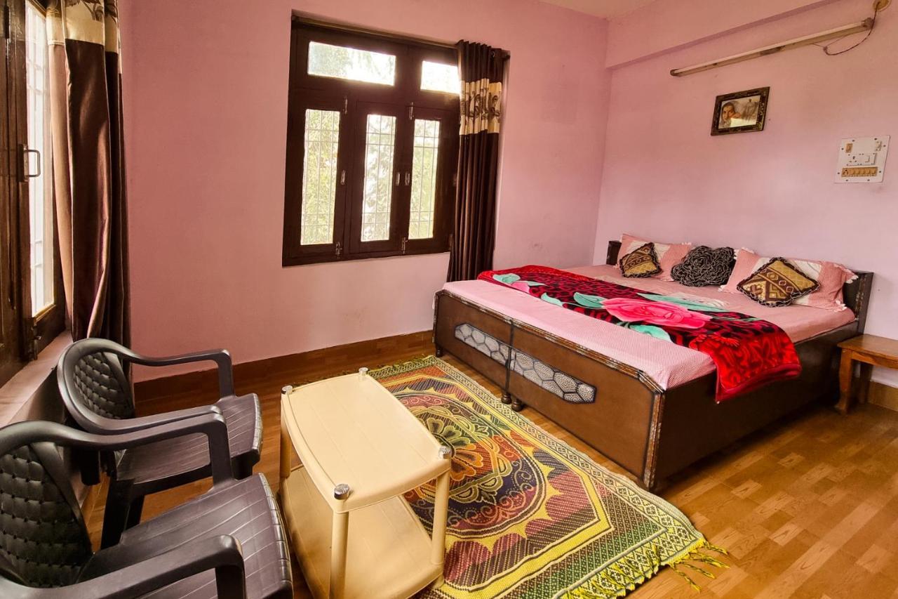 Aditya Homestay דלהאוזי מראה חיצוני תמונה