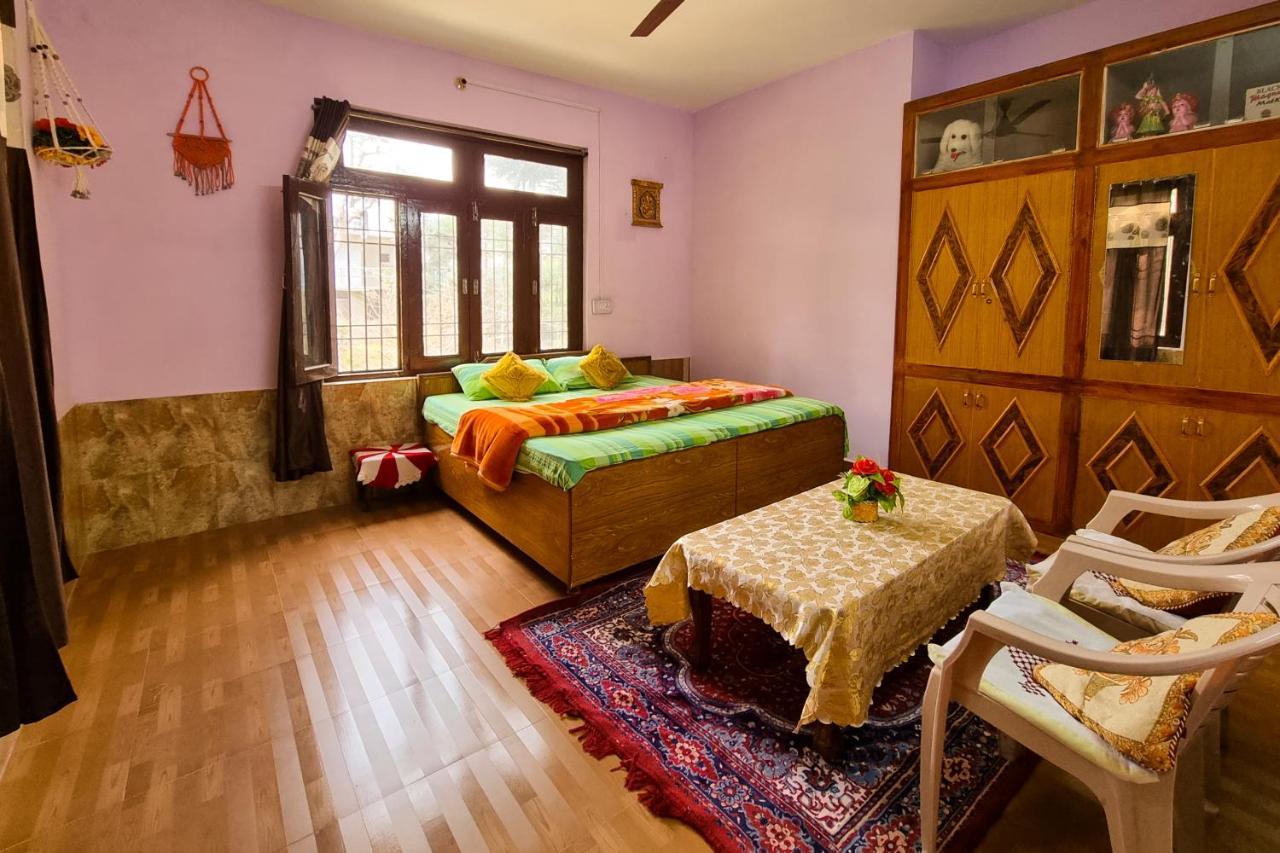 Aditya Homestay דלהאוזי מראה חיצוני תמונה