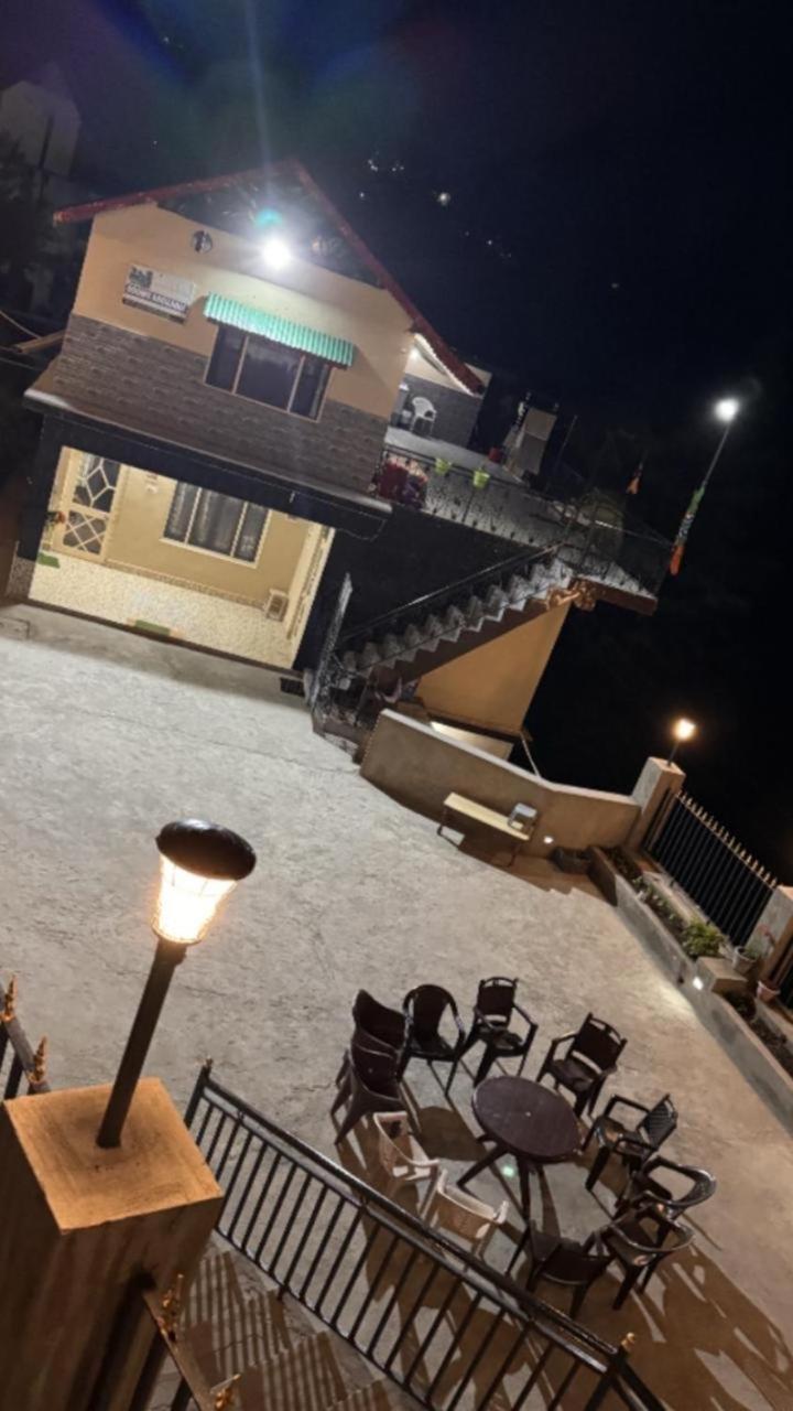 Aditya Homestay דלהאוזי מראה חיצוני תמונה