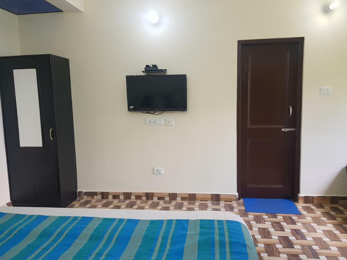 Aditya Homestay דלהאוזי מראה חיצוני תמונה