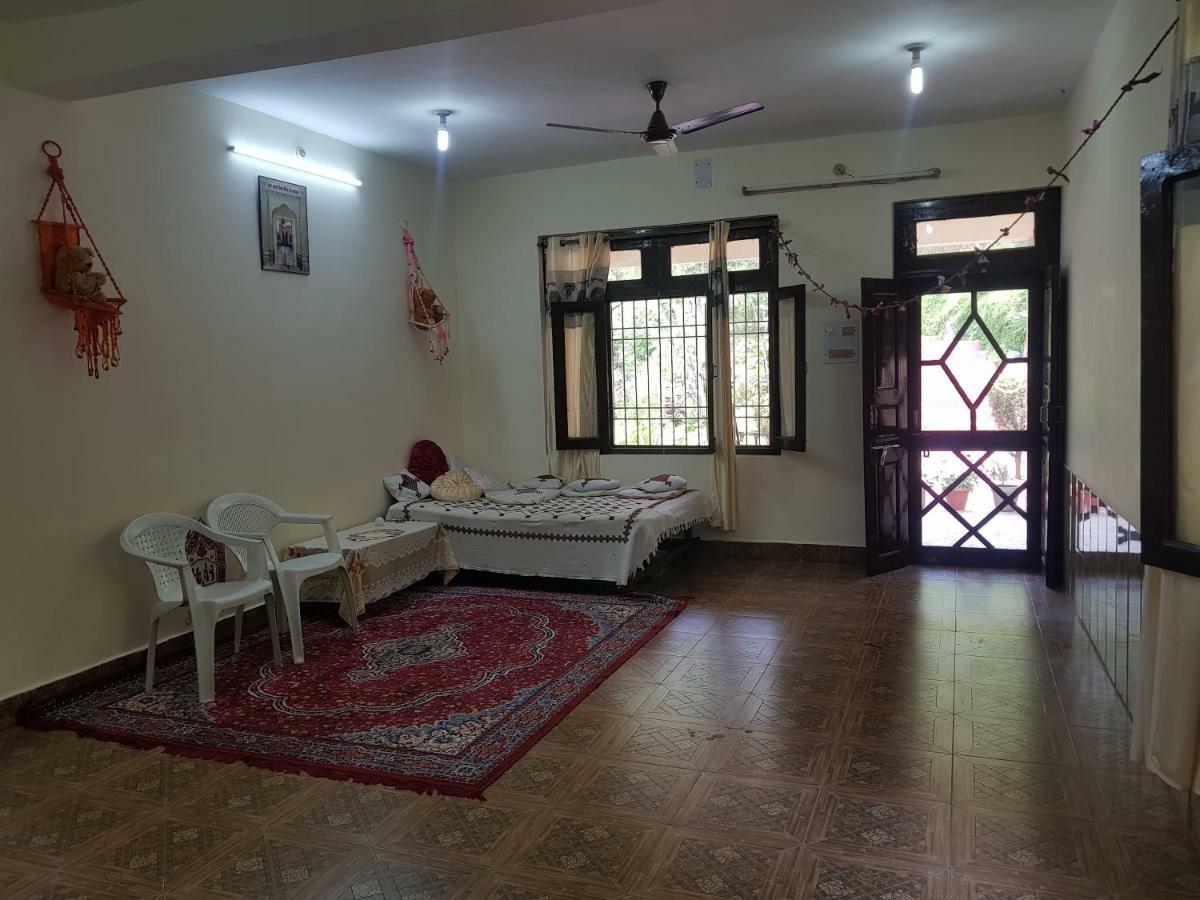 Aditya Homestay דלהאוזי מראה חיצוני תמונה
