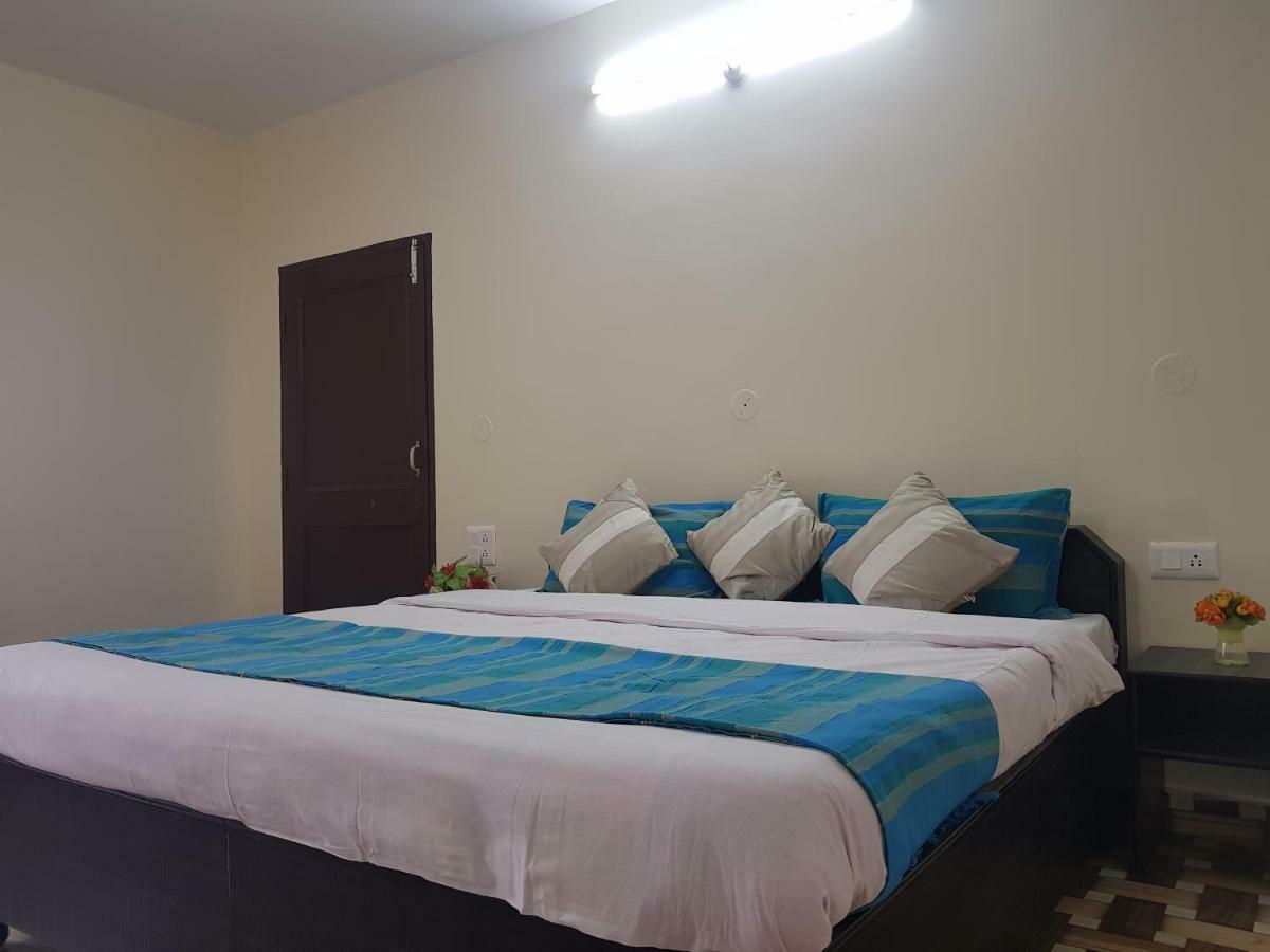 Aditya Homestay דלהאוזי מראה חיצוני תמונה